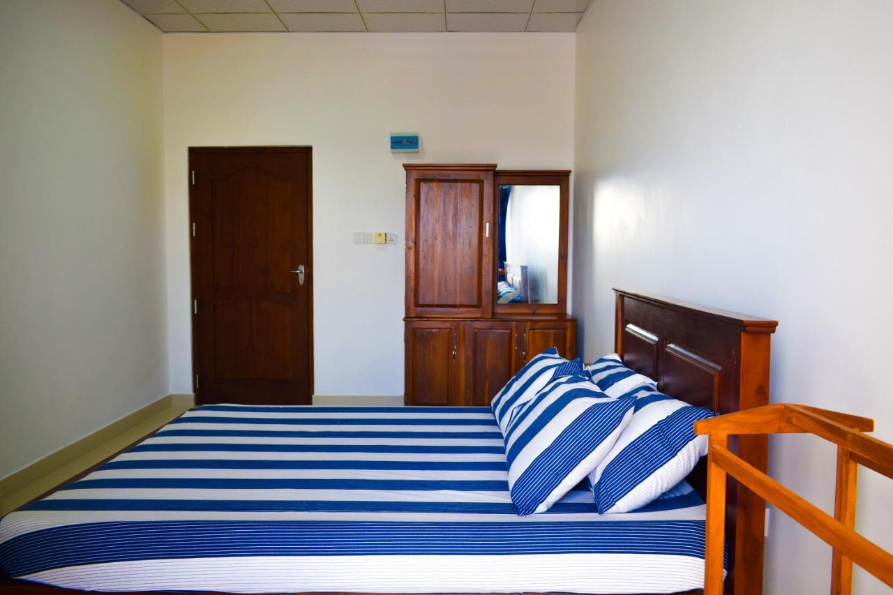 Catamaran6 Guest Inn Trincomalee Ngoại thất bức ảnh