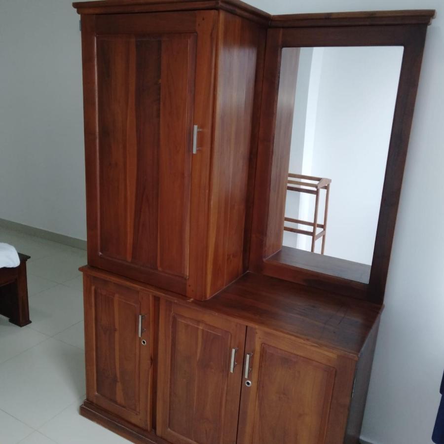 Catamaran6 Guest Inn Trincomalee Ngoại thất bức ảnh