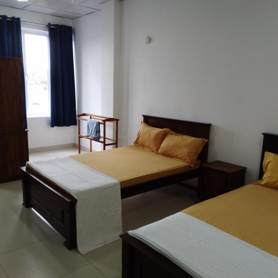 Catamaran6 Guest Inn Trincomalee Ngoại thất bức ảnh
