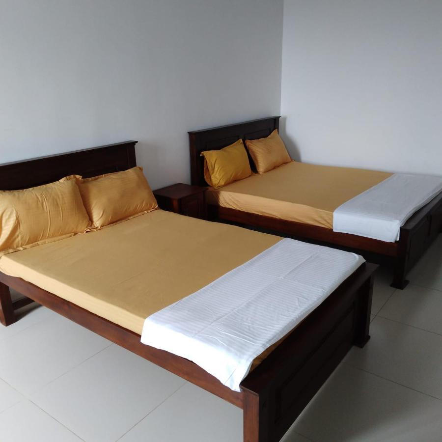 Catamaran6 Guest Inn Trincomalee Ngoại thất bức ảnh